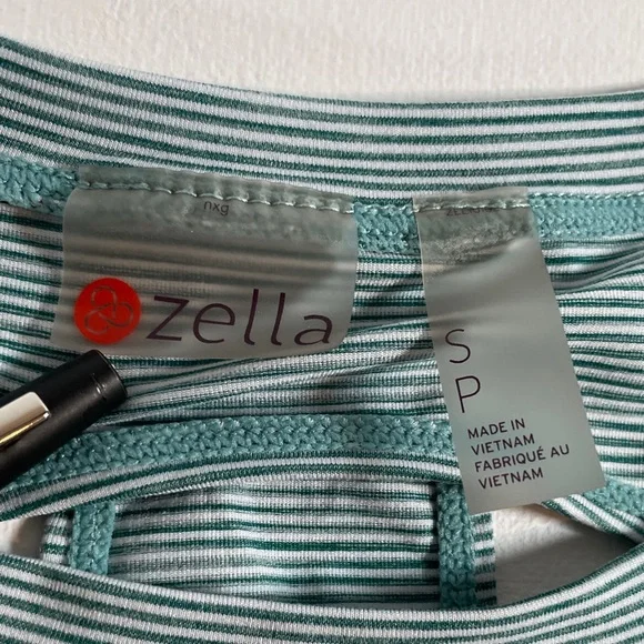 Zella Striped Long Sleeve Activewear Green Shirt Top Cutout Back - Size Small - Picture 3 of 10